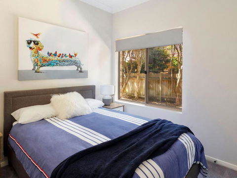 One Street From Main Beach - Perth Resorts 5