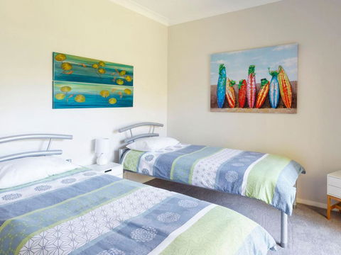 One Street From Main Beach - Perth Resorts 1