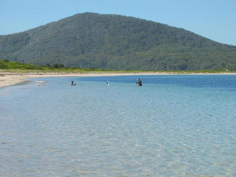 One Street From Main Beach - Perth Resorts 4