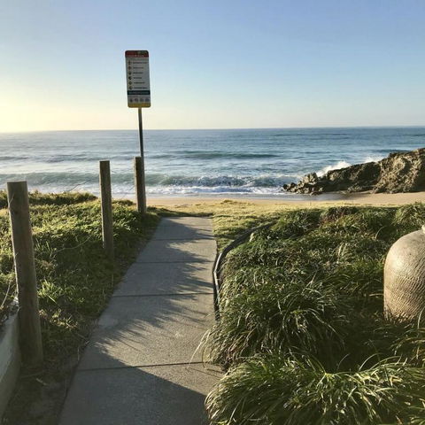 Beachfront By The CC Family Friendly Plunge Pool Steps To The Beach - Accommodation Perth 2
