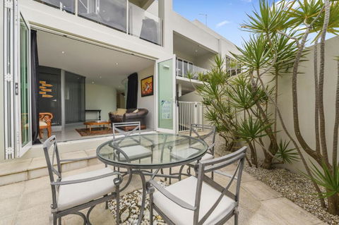 Beachfront By The CC Family Friendly Plunge Pool Steps To The Beach - Accommodation Perth 3