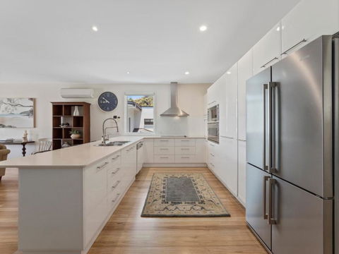 Beachfront By The CC Family Friendly Plunge Pool Steps To The Beach - Accommodation Perth 5