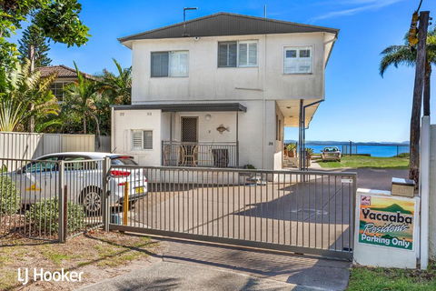 Yacaaba Beautiful Waterfront Location - Accommodation Perth 1