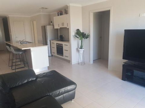 The Baltimore Family Home Getaway - Accommodation Perth 2
