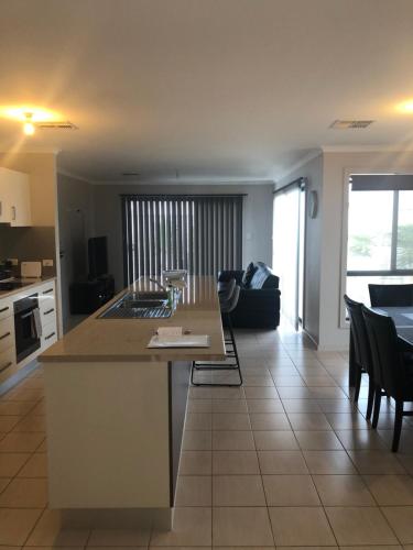 The Baltimore Family Home Getaway - Accommodation Perth 5