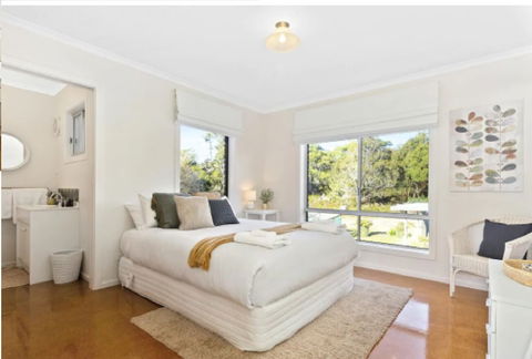 Seaside Serenity 1 - Perth Resorts 4