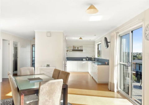 Seaside Serenity 1 - Perth Resorts 3