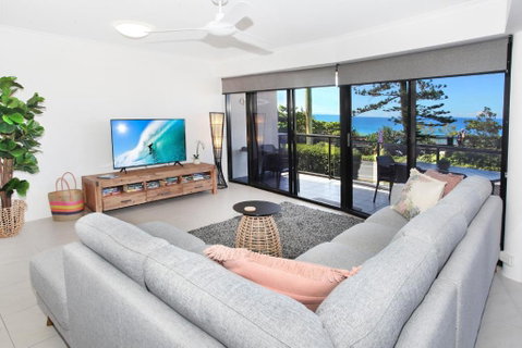 Unit 1 Phoenix Apartments Coolum Beach - Accommodation Perth 5