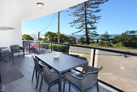 Unit 1 Phoenix Apartments Coolum Beach - Accommodation Perth 2