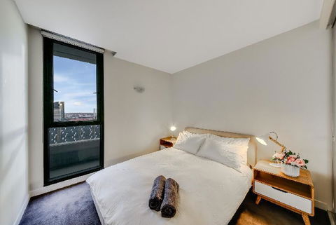 A Modern 2BR CBD Apt City Views FREE Parking - Accommodation Perth 6