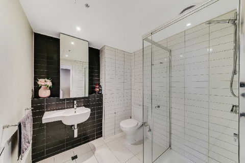 A Modern 2BR CBD Apt City Views FREE Parking - Accommodation Perth 1