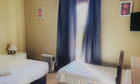 Shamrock Hotel Greenbushes - Perth Resorts 6