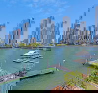 Luxury Waterfront with Outdoor Spa - Accommodation Perth