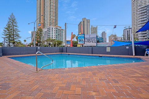Beachside Views With Pool & Netflix - Accommodation Perth 0