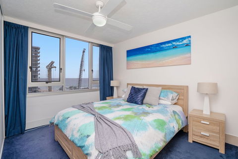 Beachside Views With Pool & Netflix - Accommodation Perth 4