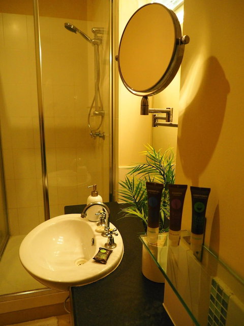 Master Suite With Private Entrance - Accommodation Perth 3