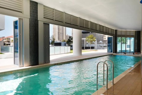 Luxurious Apartment Heart Of Surfers - Accommodation Perth 2