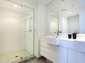 Panoramic Views At Sub Penthouse Apt - Accommodation Perth 3