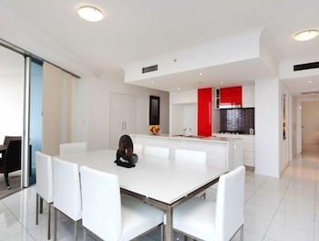 Panoramic Views At Sub Penthouse Apt - Accommodation Perth 2