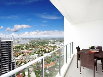 Panoramic Views At Sub Penthouse Apt - Accommodation Perth 4