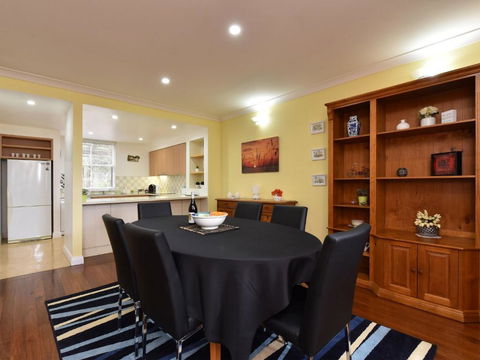 Villa Joie De Vie Located Within Cypress Lakes - Accommodation Perth 2