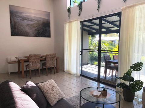 Baden 86 Rainbow Shores Walk To Beach Top Floor Air Conditioned Unit - Accommodation Perth 0