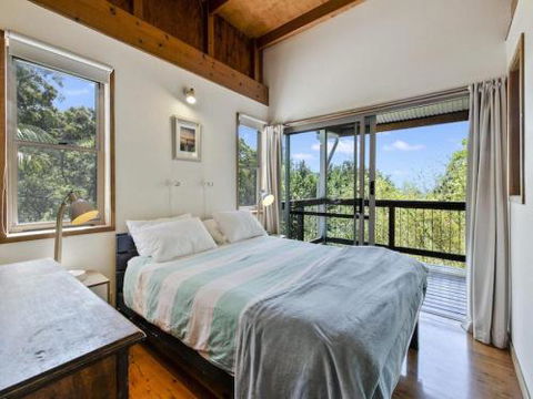Jonnies 134 Tramican Street - Accommodation Perth 3