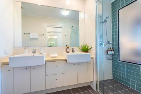 Maroochy River Inlet Views At Sebel Twin Waters Free Wifi & Parking 2 Cars - Accommodation Perth 2