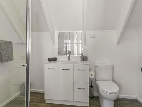 A La Plage - Accommodation Perth 2