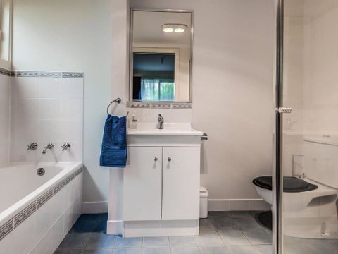 Colonnades - Accommodation Perth 4