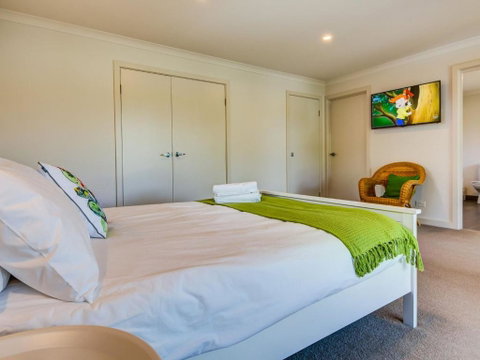 One 20 Seven - Accommodation Perth 2