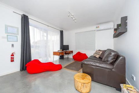 Salty Kisses Holiday House - Perth Resorts 5