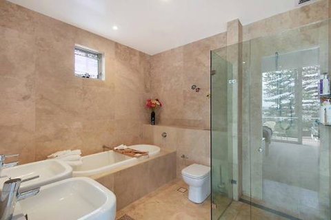 Oceanfront Penthouse Stylish & Luxurious. - Accommodation Perth 2