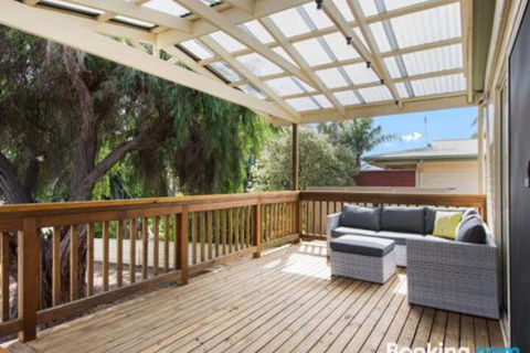 EdAn Beachhouse 21 Laronde - Accommodation Perth 3