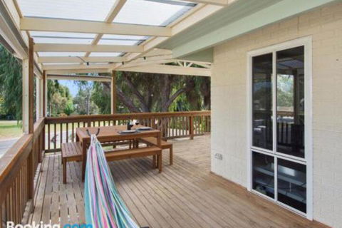 EdAn Beachhouse 21 Laronde - Accommodation Perth 1