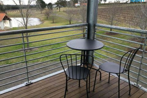 Travertines Wines Apartment - Accommodation Perth 5