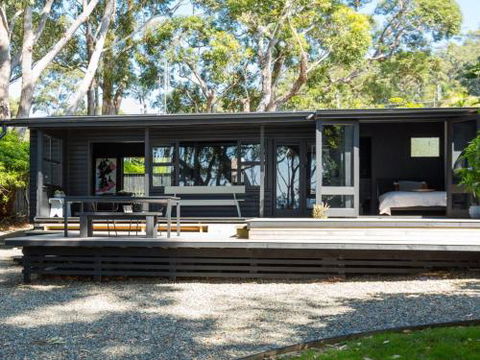 Black Shack On Hyams 4pm Check Out Sundays - Accommodation Perth 0