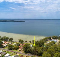 Four Loralyn on the water St. Georges Basin 4pm Check Out Sundays - Perth Resorts