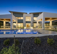 Luxury Canal Front Holiday House Raptor Pde Banksia Beach - Accommodation Perth