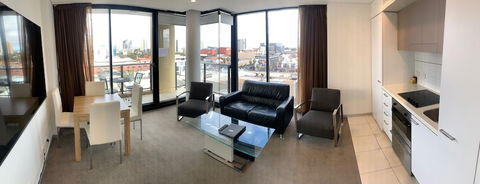 RNR North Terrace - Accommodation Perth 6