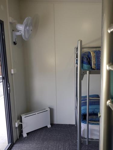 Huon Flash Packers - Accommodation Perth 3