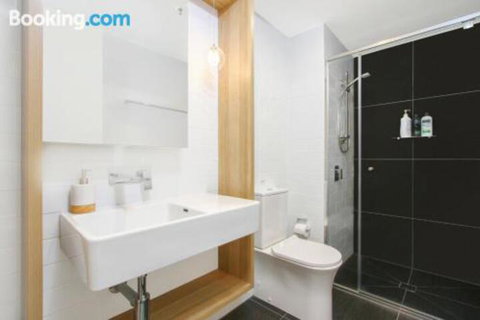 Cozy Homely Apartment CBR Central - Accommodation Perth 6