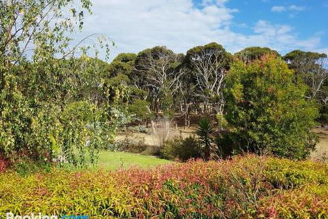 The Old Picnic Ground At Ironstone B & B - Accommodation Perth 0