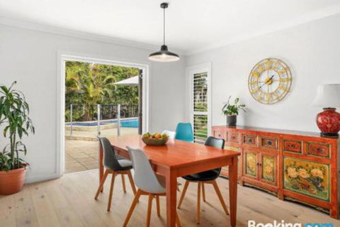 Modern Family Retreat 12 Minell Close - Accommodation Perth 1