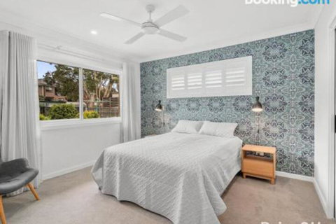 Modern Family Retreat 12 Minell Close - Accommodation Perth 5
