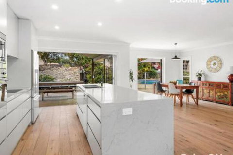 Modern Family Retreat 12 Minell Close - Accommodation Perth 4