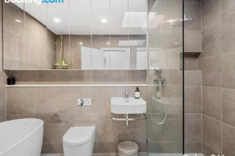 Modern Family Retreat 12 Minell Close - Accommodation Perth 2