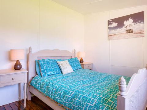 On Golden Ponds At Erowal Bay 4pm Check Out Sundays - Accommodation Perth 5