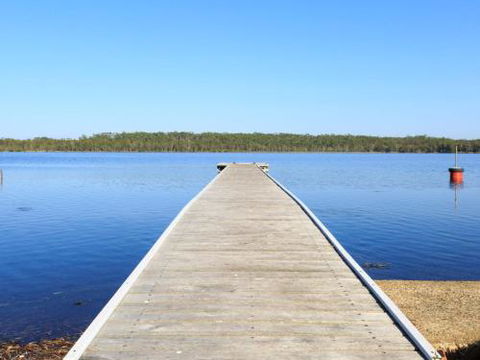 On Golden Ponds At Erowal Bay 4pm Check Out Sundays - Accommodation Perth 2