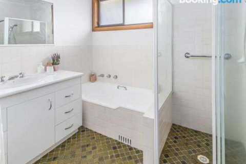 QUARTERDECK Gerringong 4pm Check Out Sundays - Perth Resorts 6